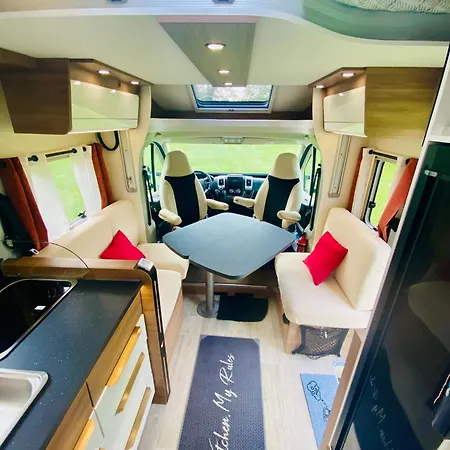 Vanlodge Campingplatz Varneil